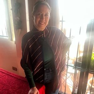 NWT Cape -Beautiful colors!